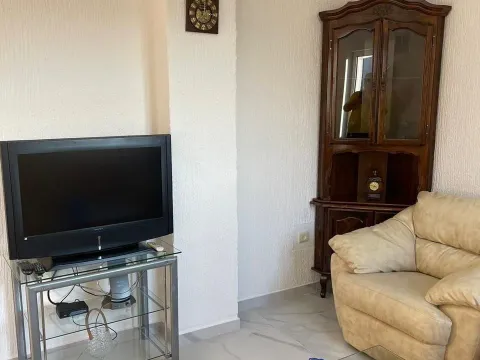 Izdavanje, jednosoban stan, 70m², Dumidran, Tivat - image 2