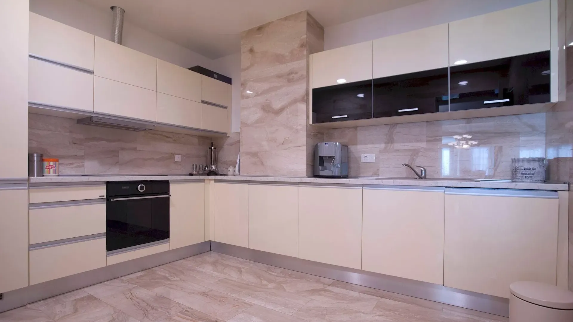 Prodaja, trosoban stan, 181m², Budva, Crna Gora