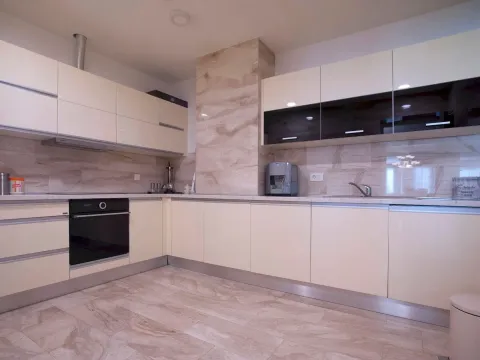 Sale, three bedroom apartment, 181m², Budva, Crna Gora - image 14