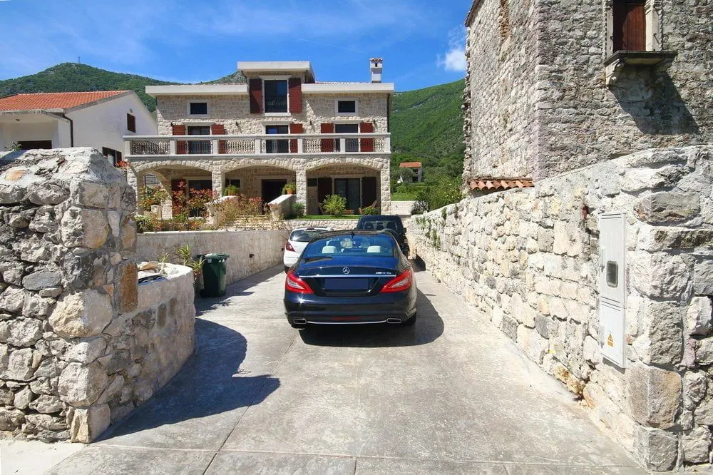 Sale, house, 497m², Prčanj, Kotor