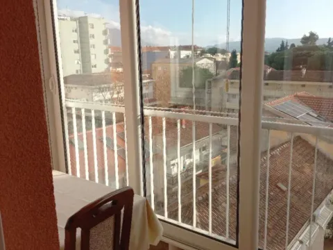 Izdavanje, garsonjera, 30m², Centar, Tivat - image 9