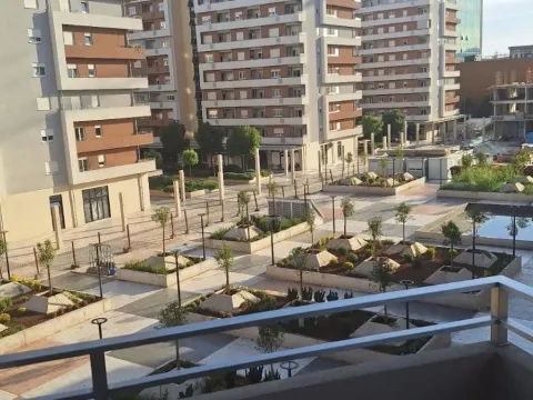 Izdavanje, trosoban stan, 94m², Central Point, Podgorica - image 19