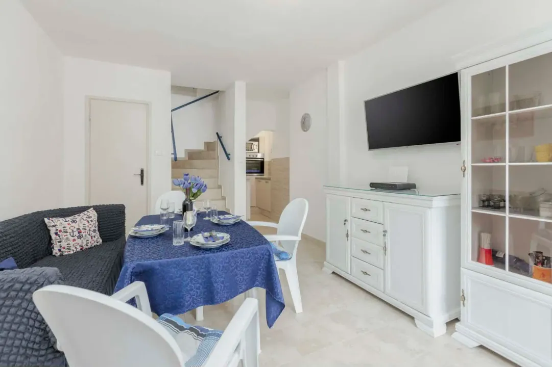 Rent, two bedroom apartment, 70m², Muo, Kotor