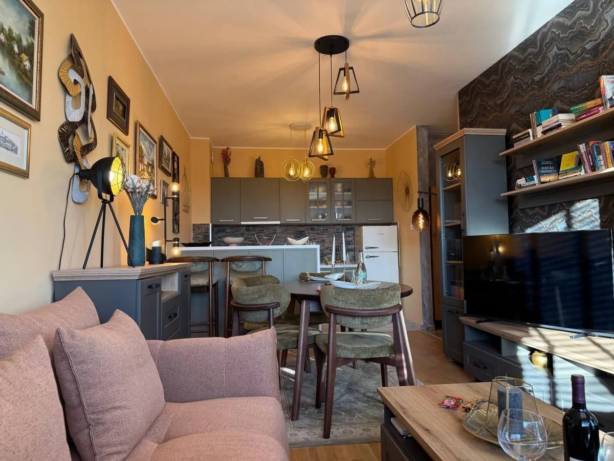 Prodaja, trosoban stan, 59m², Bulevar patrijarha Pavla, Novi Sad Sve Podlokacije