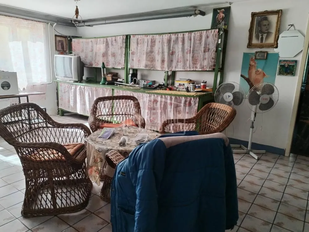 Prodaja, kuća, 328m², Železničko Naselje, Subotica