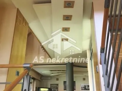 Izdavanje, kuća, 400m², Fon (Fon - Bilećka), Voždovac Sve Podlokacije - image 9