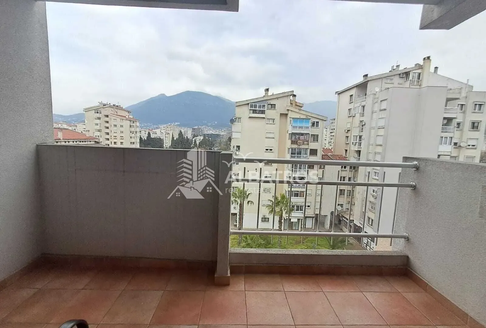 Rent, two bedroom apartment, 75m², Centar, Bar