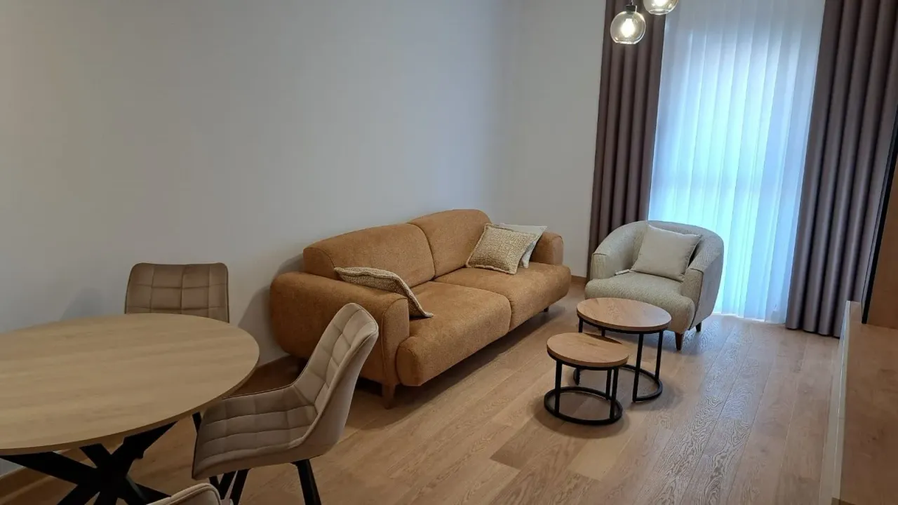 Izdavanje, jednosoban stan, 46m², City Kvart, Podgorica