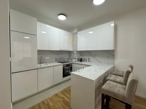 Izdavanje, dvosoban stan, 65m², Stari Aerodrom, Podgorica - image 12