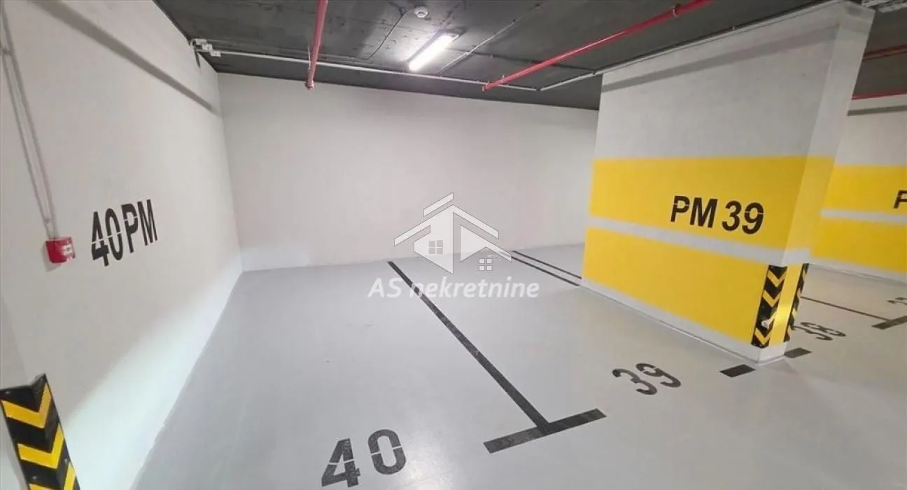 Izdavanje, trosoban stan, 95m², Savski Venac, Beograd