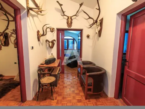 Sale, house, 400m², Bar, Crna Gora - image 10