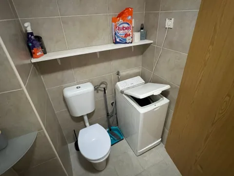 Izdavanje, dvosoban stan, 75m², Centar, Bar - image 11