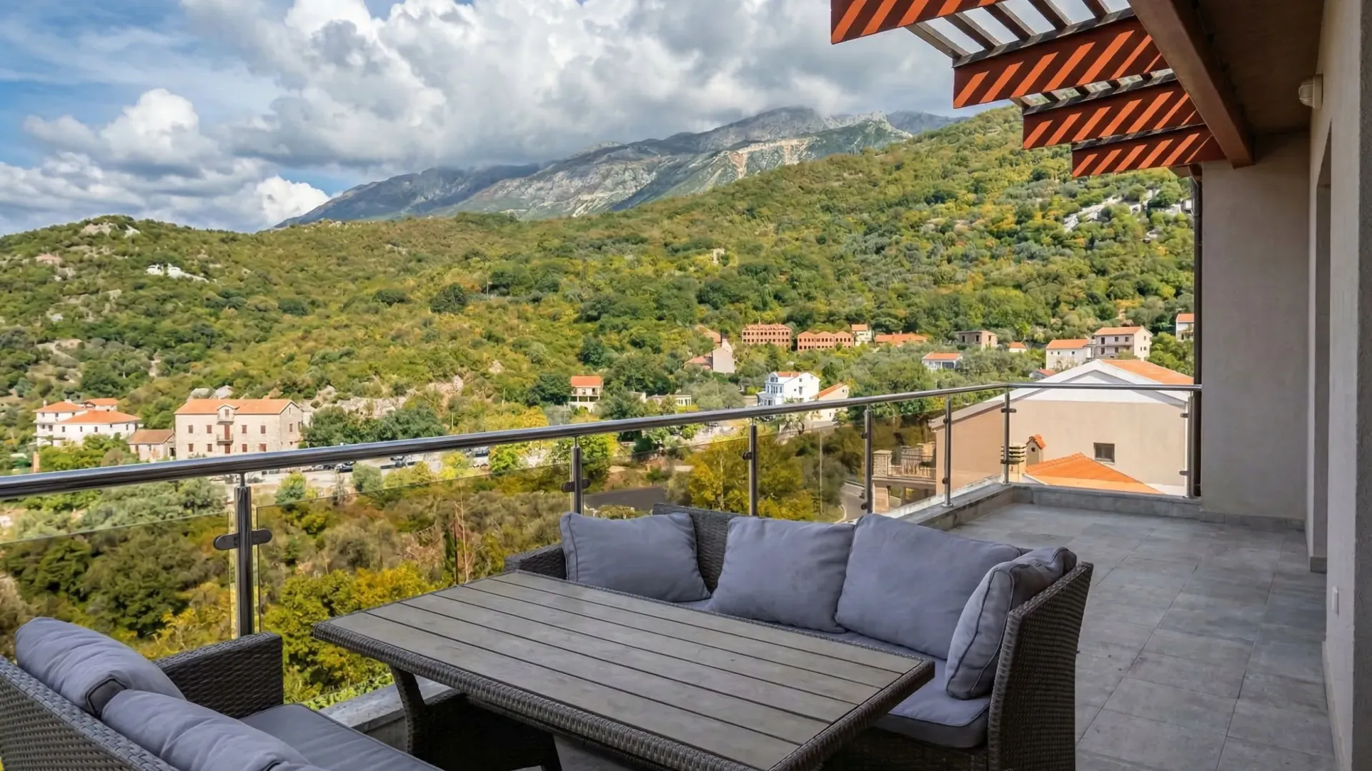 Sale, apartment, 191m², Kamenovo, Budva