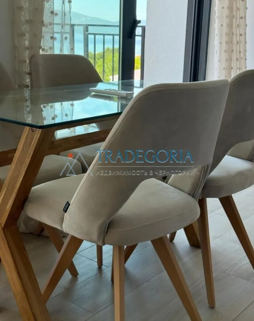 Prodaja, dvosoban stan, 70m², Tivat, Crna Gora