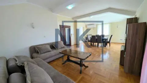 Rent, four bedroom apartment, 150m², Stari Aerodrom, Podgorica - image 4