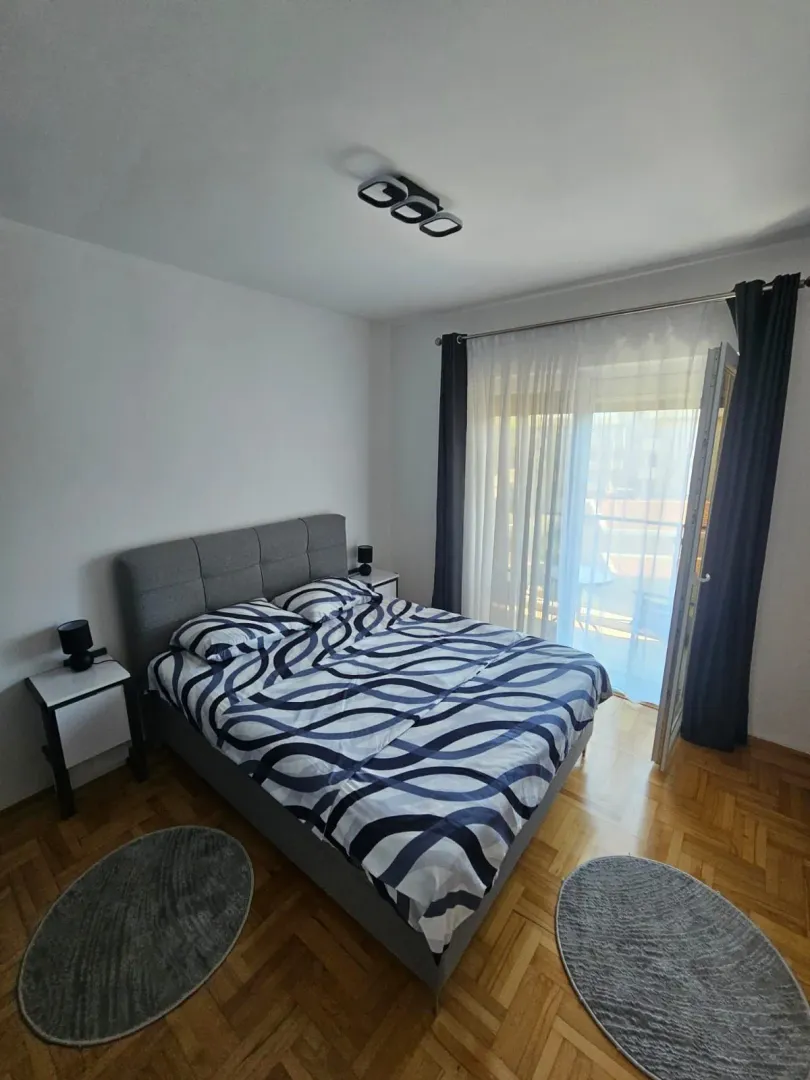 Izdavanje, jednosoban stan, 45m², Centar, Bar