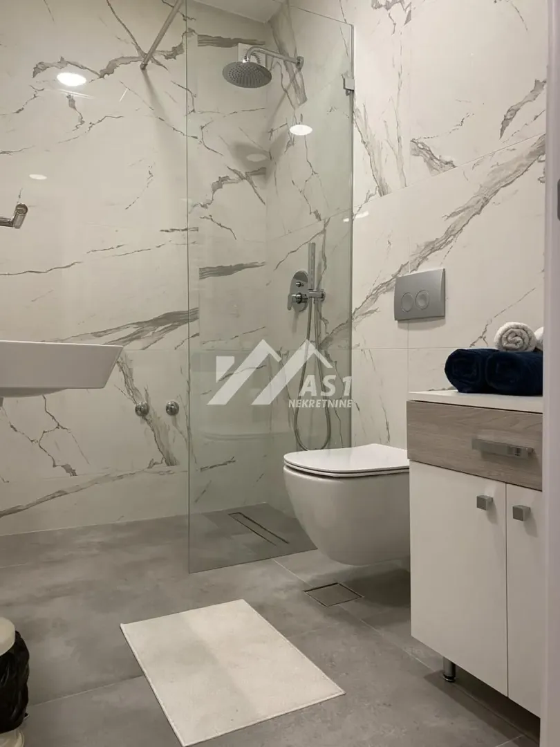 Izdavanje, jednosoban stan, 42m², Rotkvarija, Novi Sad Sve Podlokacije