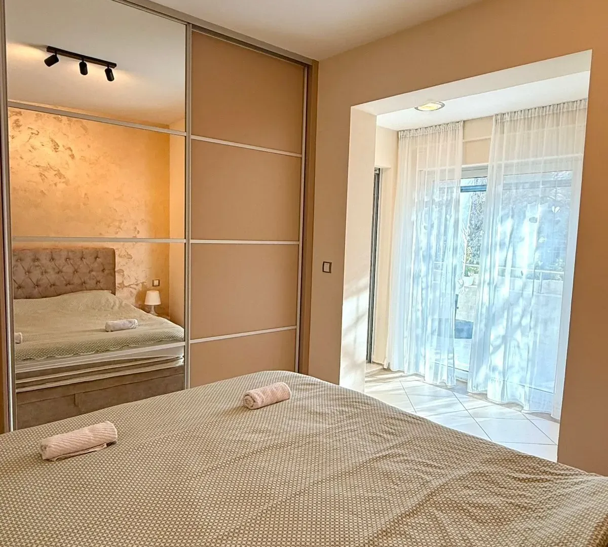 Prodaja, jednosoban stan, 74m², Dobrota, Kotor