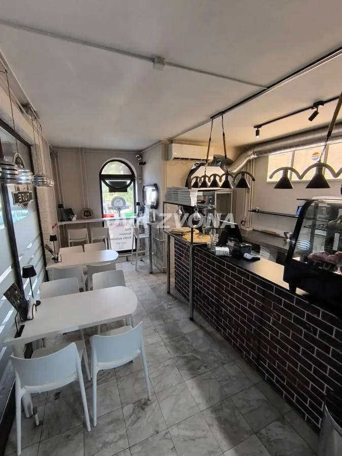 Izdavanje, poslovni prostor, 30m², Centar, Novi Sad