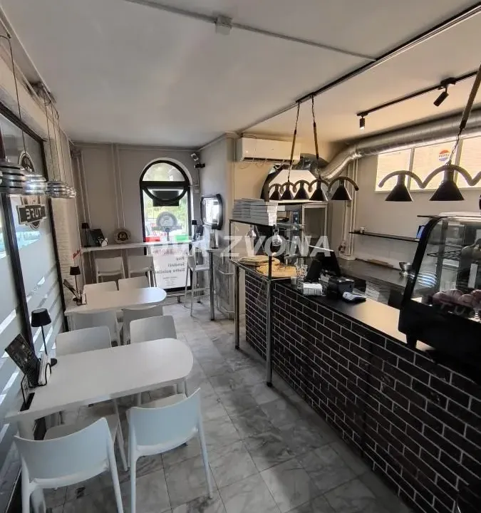 Izdavanje, poslovni prostor, 30m², Centar, Novi Sad