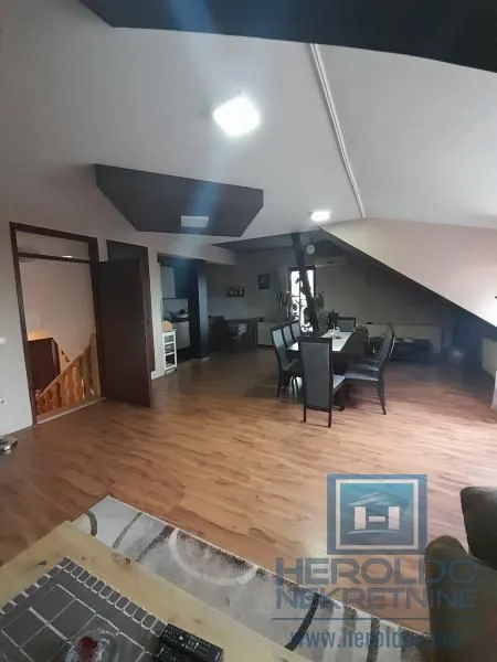 Prodaja, kuća, 325m², Solaris, Jagodina