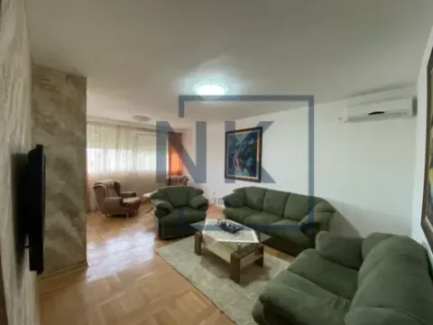 Prodaja, dvosoban stan, 80m², Stari Aerodrom, Podgorica - image 1