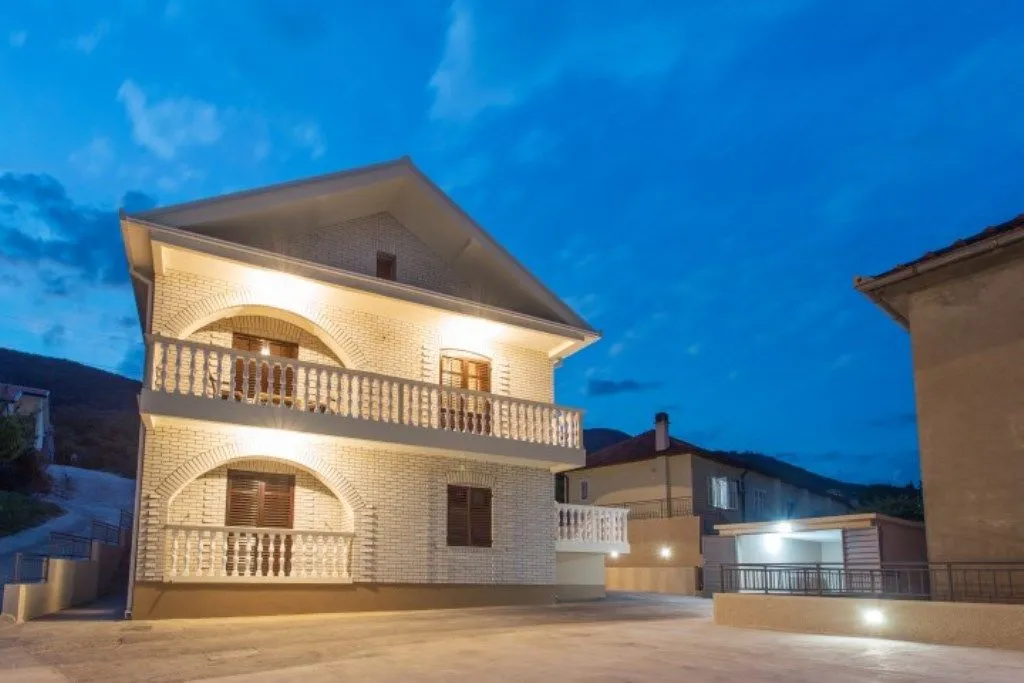 Sale, house, 200m², Bijela, Herceg Novi