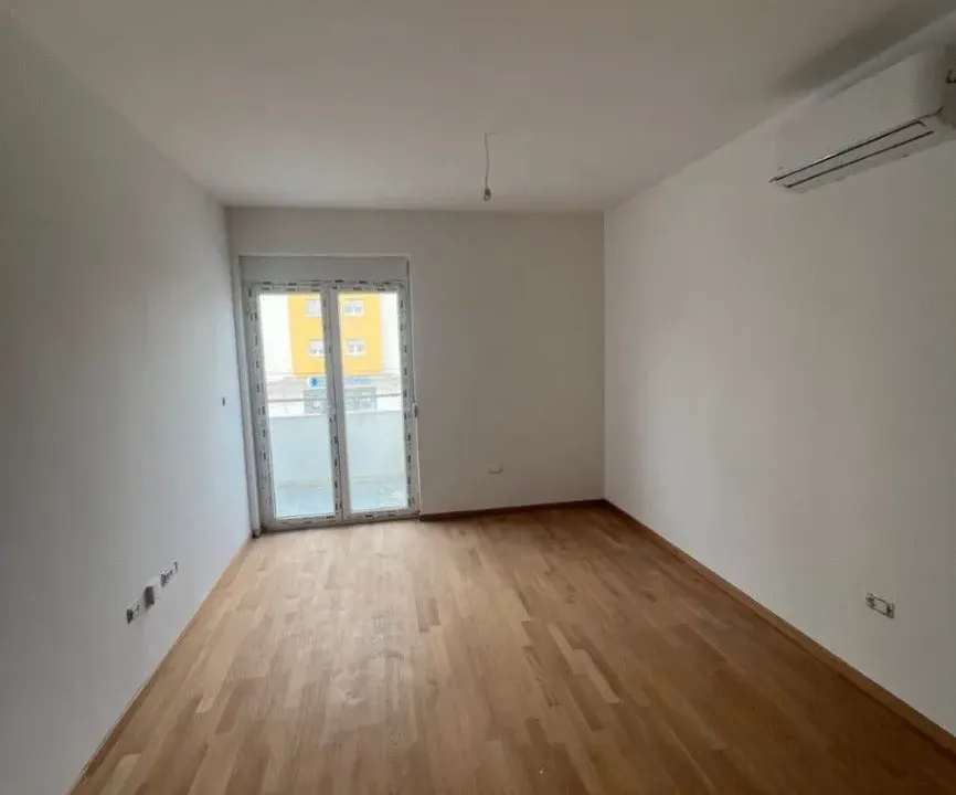 Prodaja, stan, 45m², Pobrežje, Podgorica
