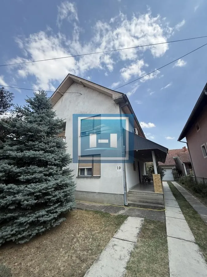 Prodaja, kuća, 160m², Trnava, Jagodina