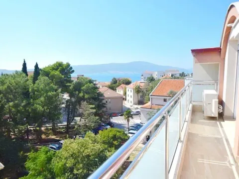 Izdavanje, trosoban stan, 106m², Tivat, Crna Gora - image 25