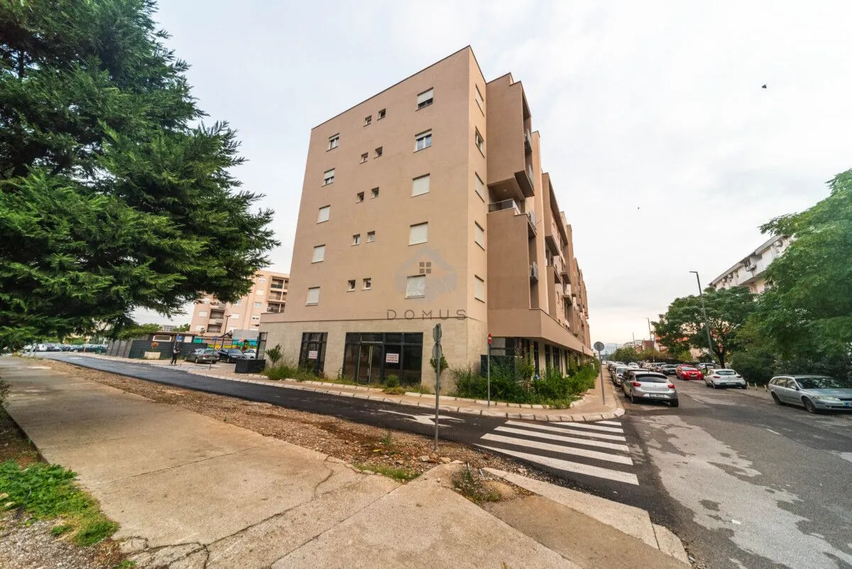 Rent, office space, 300m², Stari Aerodrom, Podgorica