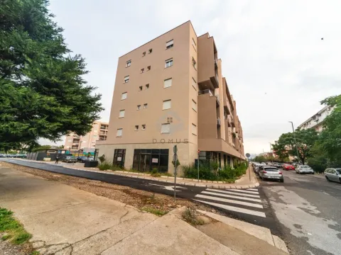 Izdavanje, poslovni prostor, 300m², Stari Aerodrom, Podgorica - image 4