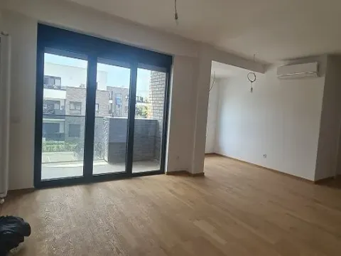 Rent, three bedroom apartment, 100m², Borča 1, Borča Sve Podlokacije - image 1