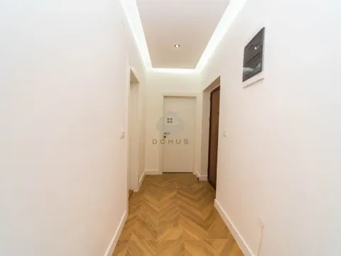 Izdavanje, poslovni prostor, 62m², Centar, Podgorica - image 4