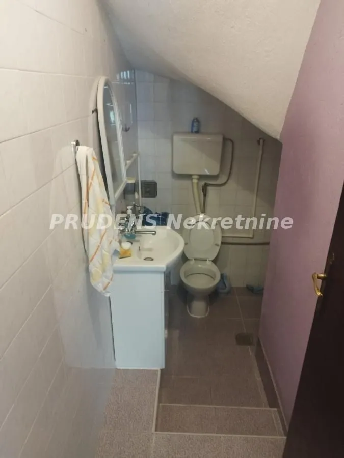 Sale, house, 240m², Surčin, Beograd