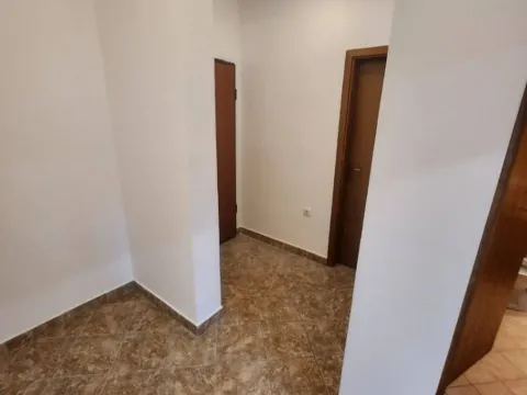 Rent, office space, 53m², Malo Brdo, Podgorica - image 7