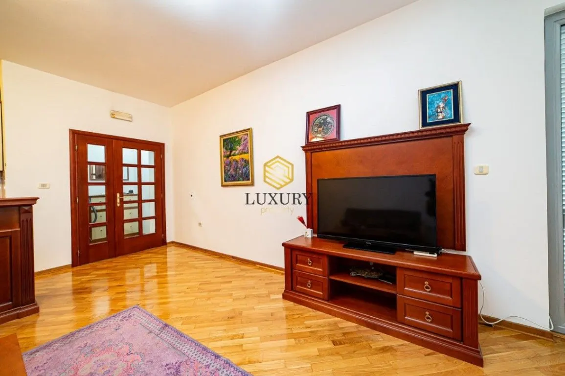 Rent, one bedroom apartment, 67m², Centar, Budva
