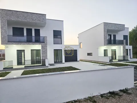 Prodaja, kuća, 180m², Donji Štoj, Ulcinj - image 11