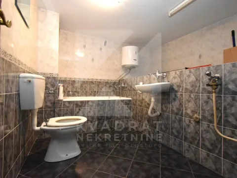 Rent, house, 300m², Gorica C, Podgorica - image 26