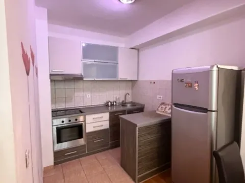 Izdavanje, jednosoban stan, 53m², City Kvart, Podgorica - image 2