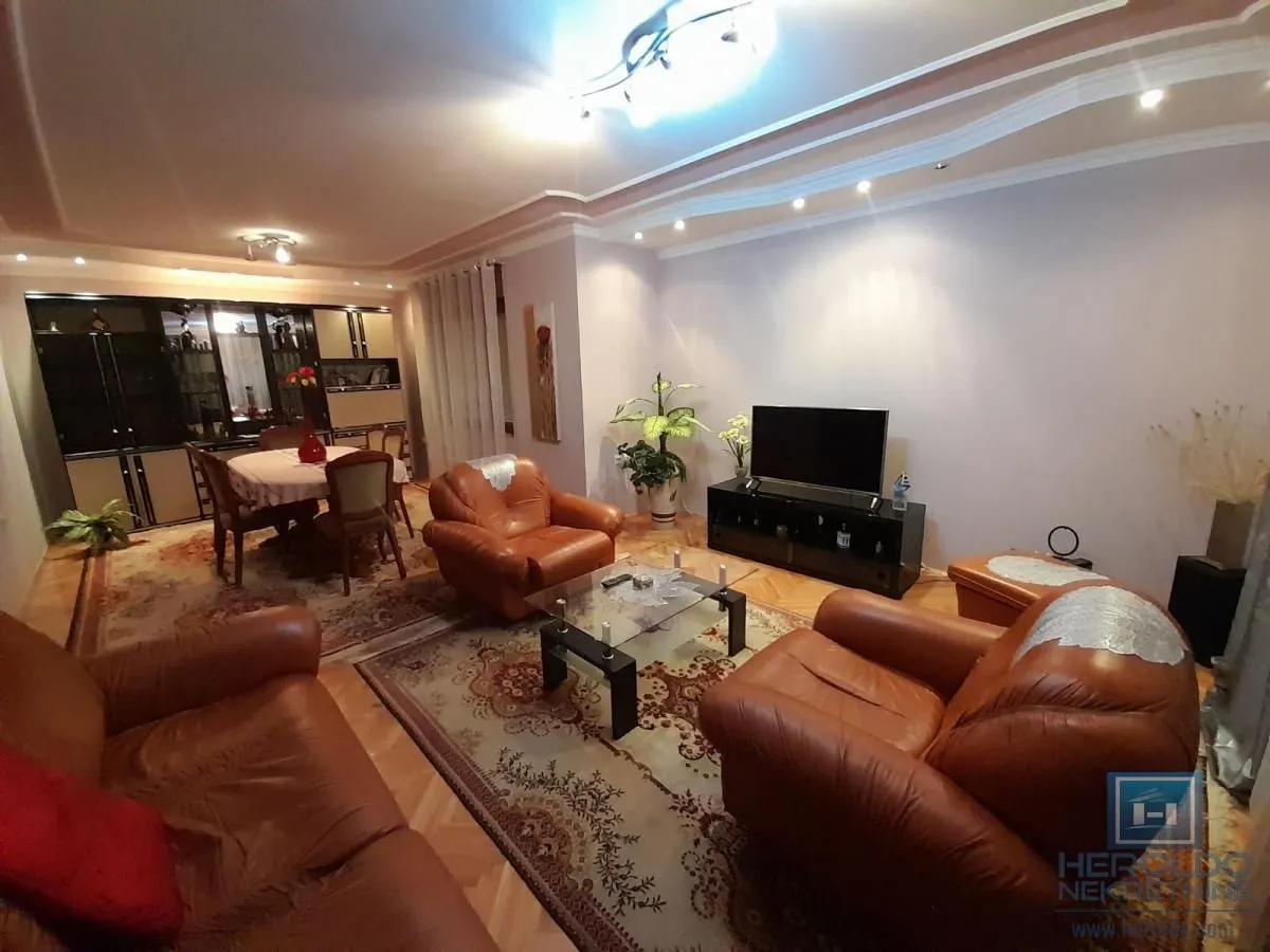 Sale, house, 180m², Centar, Ćuprija