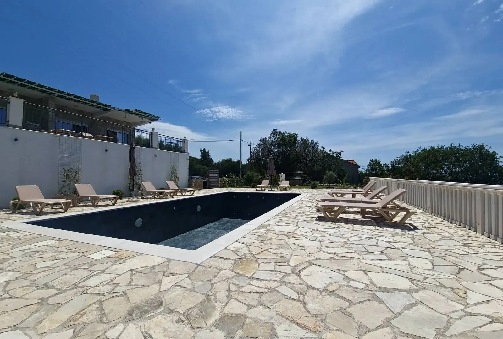 Izdavanje, kuća, 110m², Krimovica, Kotor