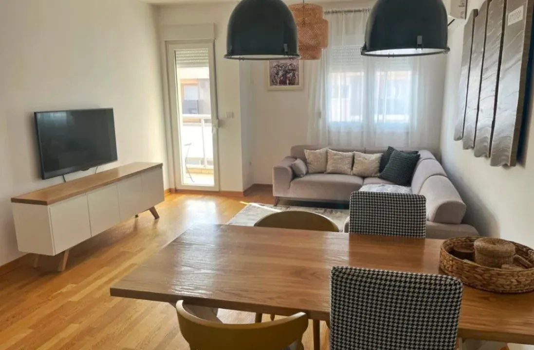 Izdavanje, dvosoban stan, 64m², City Kvart, Podgorica