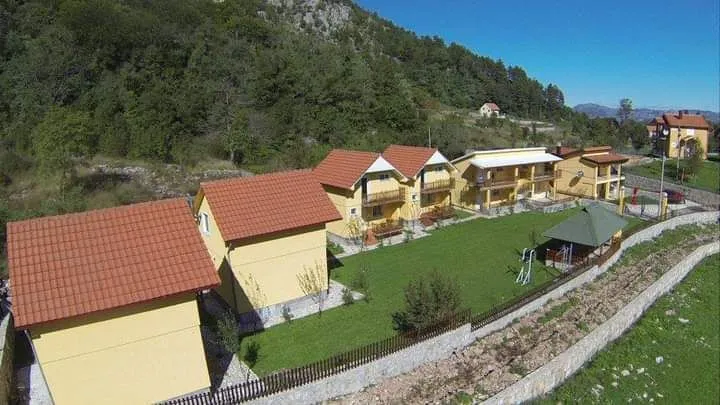 Sale, house, 420m², Cetinje, Crna Gora