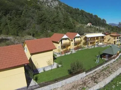 Prodaja, kuća, 420m², Cetinje, Crna Gora - image 4