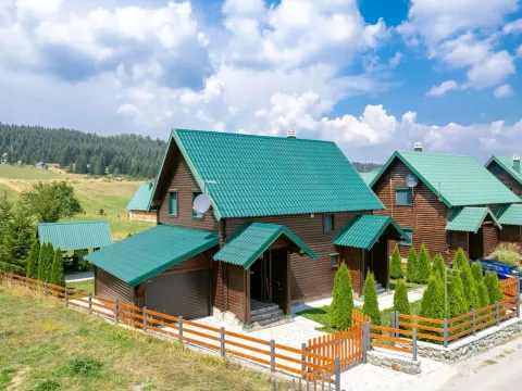 Prodaja, kuća, 200m², Motički gaj, Žabljak - image 2