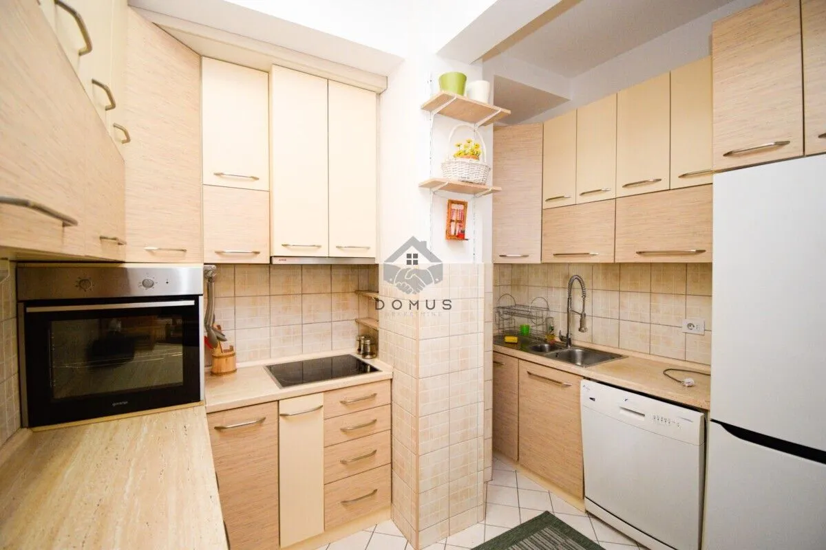 Prodaja, jednosoban stan, 57m², Krivi Most, Podgorica