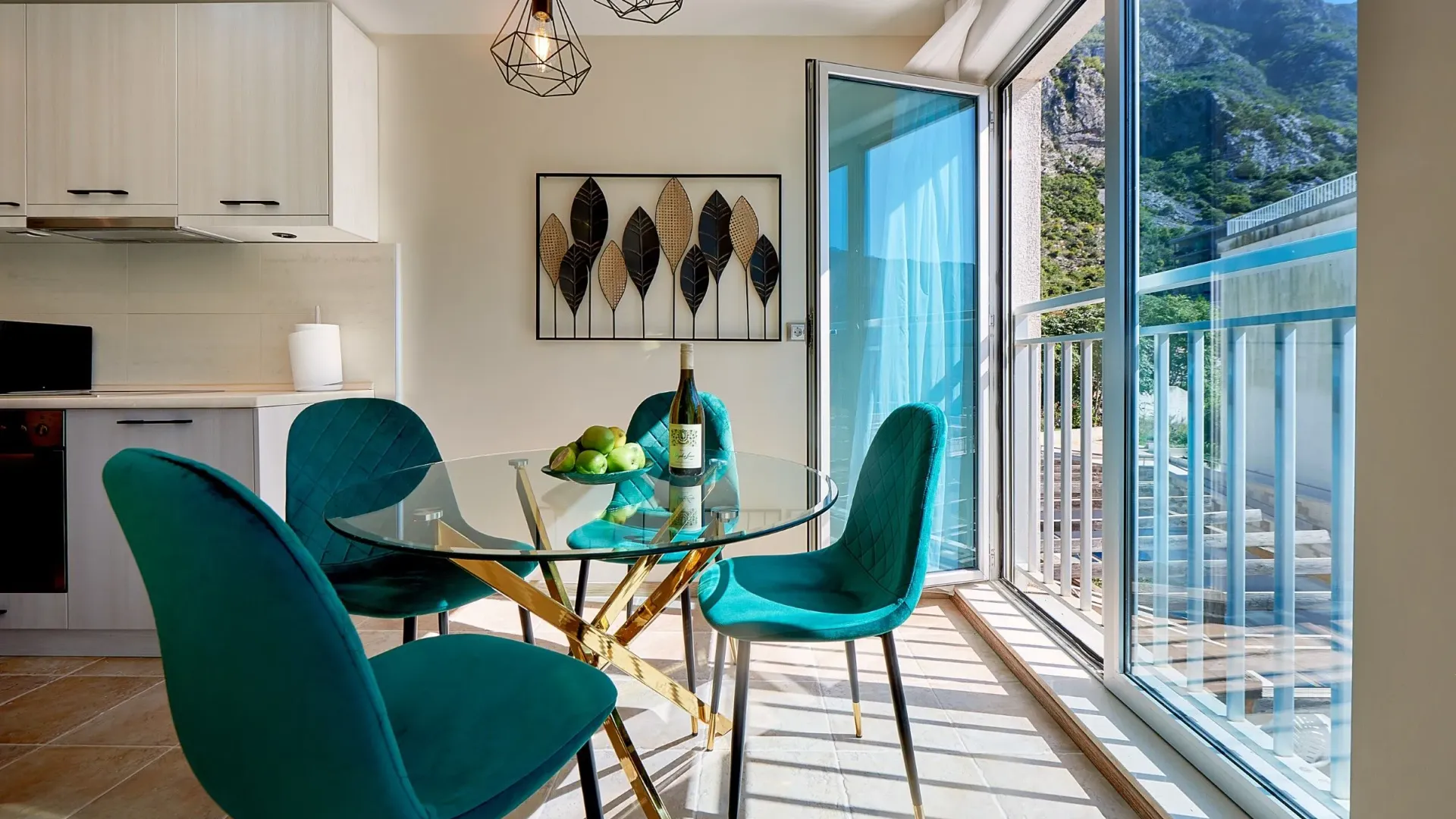Sale, two bedroom apartment, 75m², Dobrota, Kotor