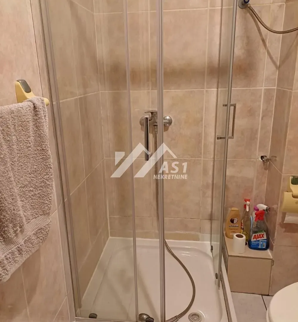 Izdavanje, dvosoban stan, 52m², Grbavica, Novi Sad Sve Podlokacije