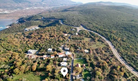 Pogled iz vazduha na okolinu lokacije i naselje. - image 3